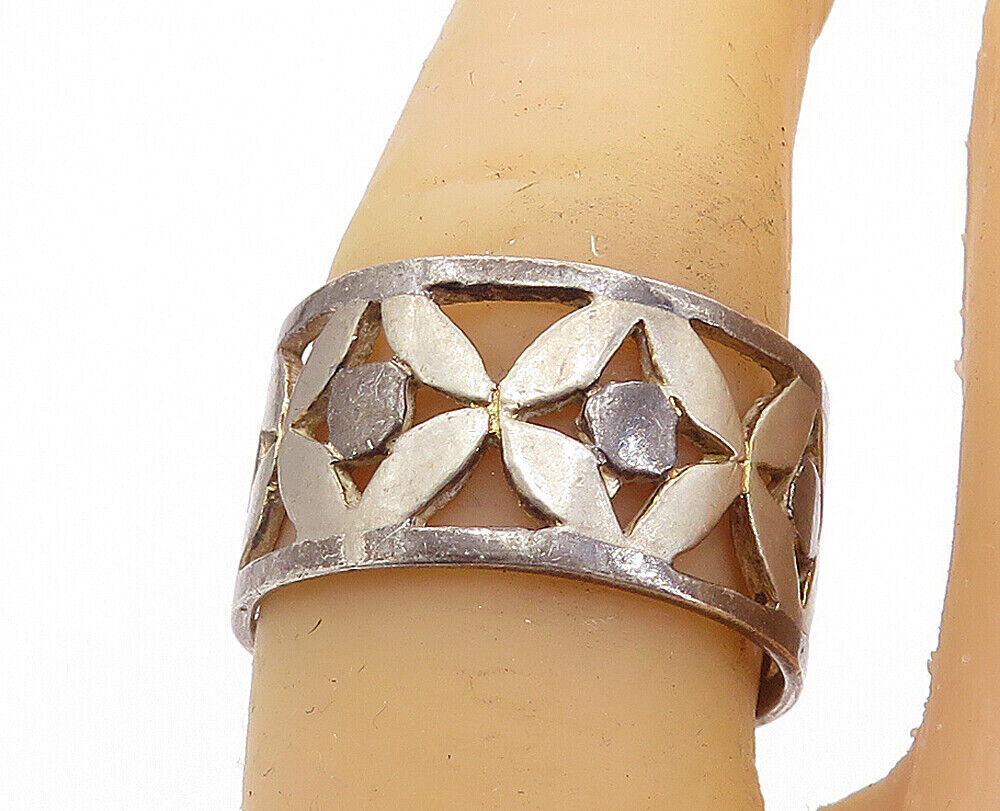 925 Sterling Silver  Vintage Dark Tone Floral Cutout Band Ring Sz 7.5  RG8399