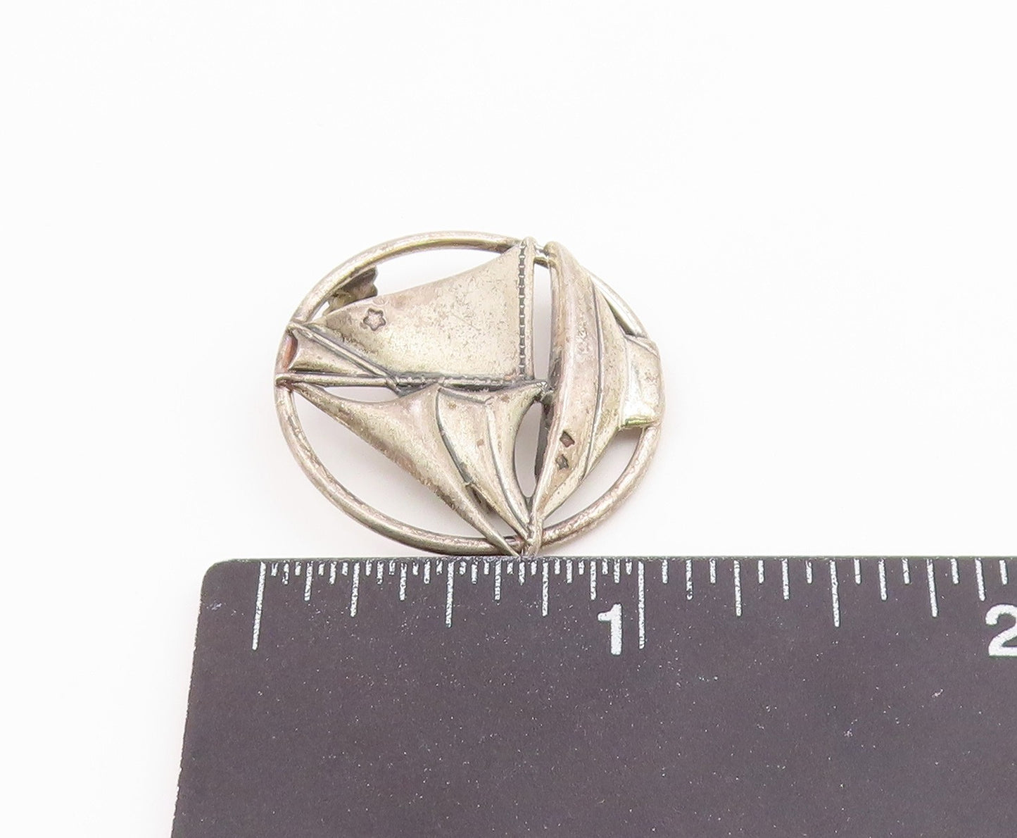 925 Sterling Silver  Vintage Sail Boat Motif Round Brooch Pin  BP3677