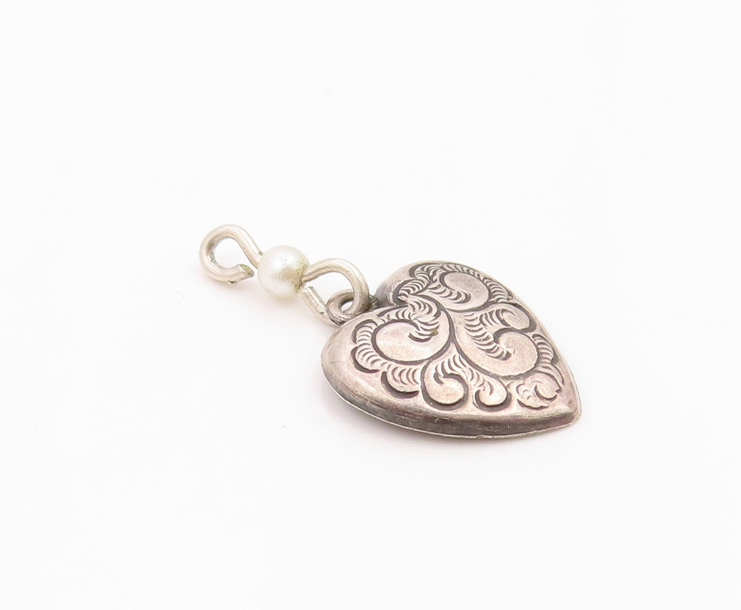 925 Sterling Silver  Vintage Petite Pearl Swirl Love Heart Pendant  PT16470