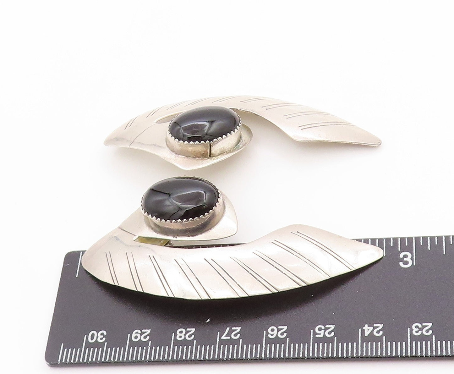 925 Sterling Silver Vintage Earrings NAVAJO Oval Cabochon Onyx Feathered EG13679