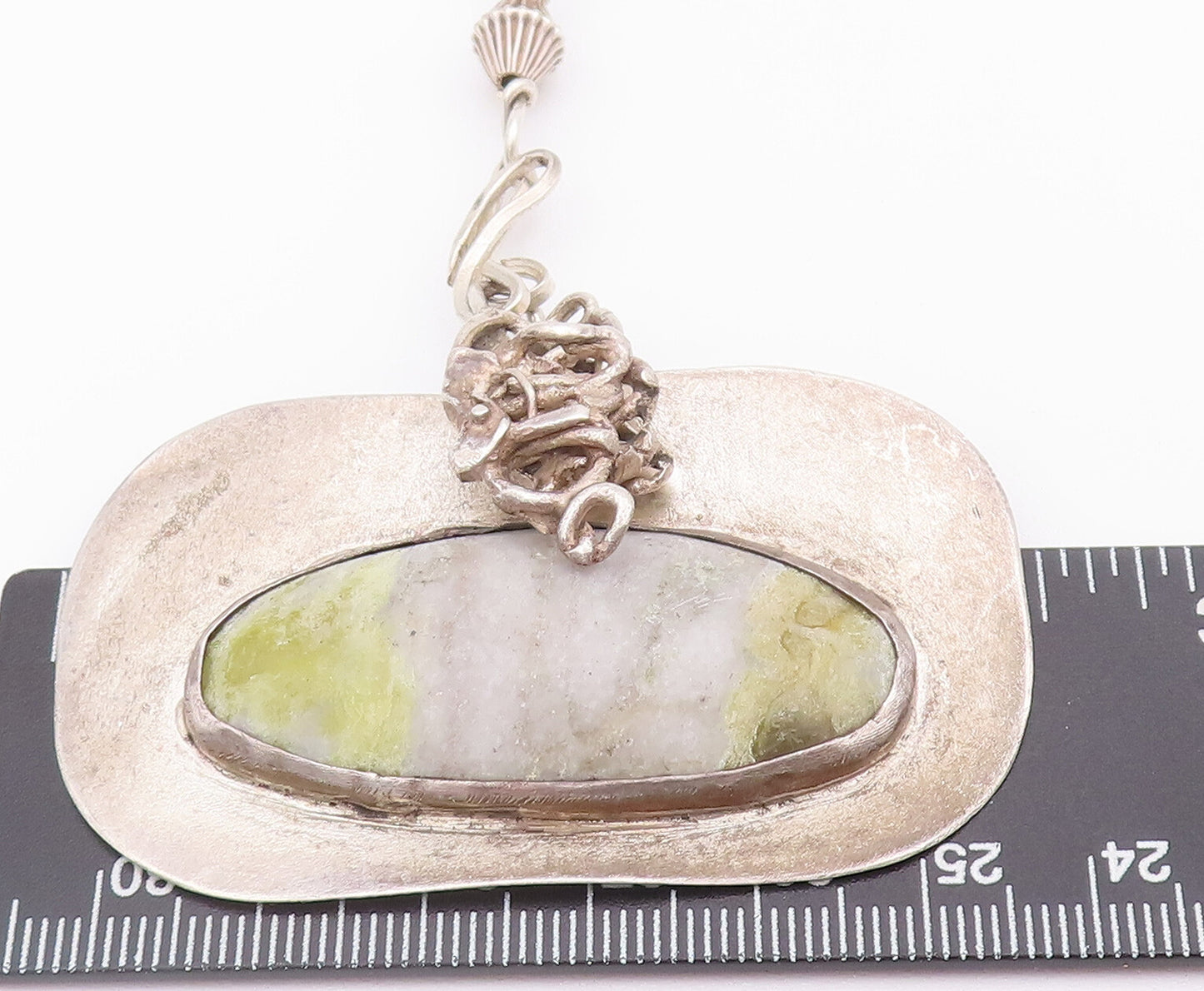 925 Sterling Silver Vintage Necklace Cylindrical Carved Green Marbles  NE4256