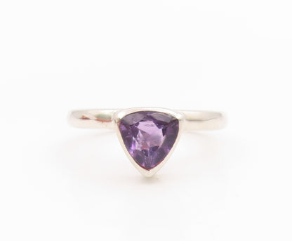 925 Sterling Silver Vintage Ring Elegant Amethyst Solitaire Band  Sz 8  RG35543