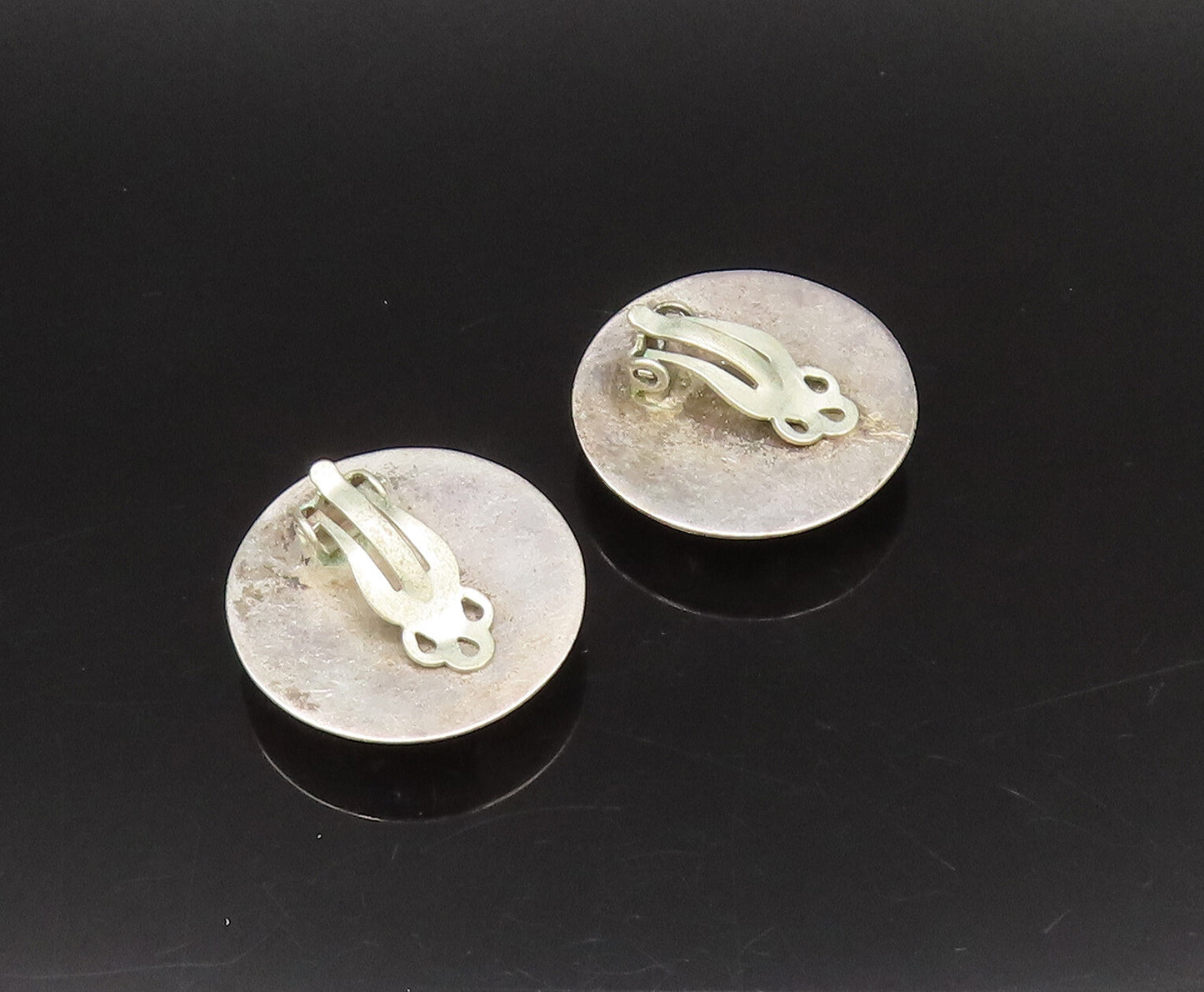SOUTHWESTERN 925 Sterling Silver Vintage Etched Star Motif Dome Earrings EG12298