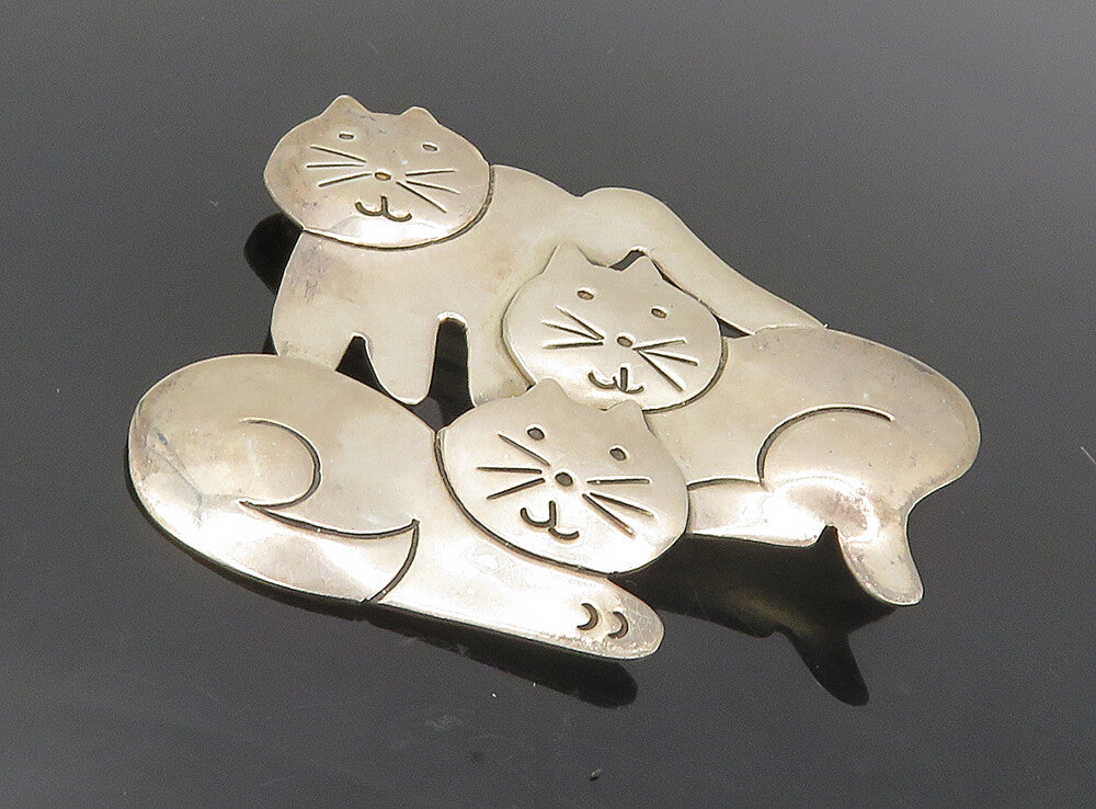 MEXICO 925 Sterling Silver  Vintage Shiny Etched Lying Cats Brooch Pin  BP3443