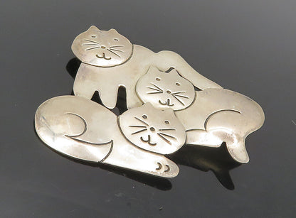 MEXICO 925 Sterling Silver  Vintage Shiny Etched Lying Cats Brooch Pin  BP3443