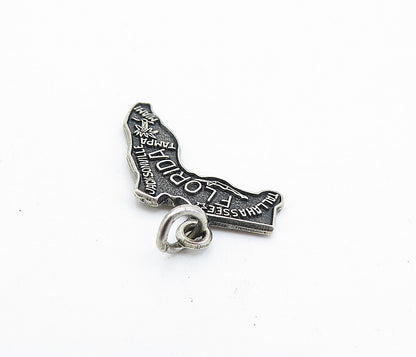 925 Sterling Silver  Vintage Petite Dark Tone Florida State Map Pendant PT4051