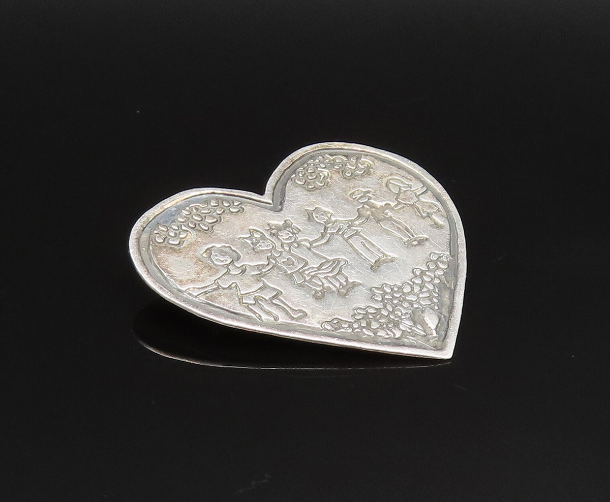 925 Silver  Vintage Engraved Kids & Flowers Flat Love Heart Brooch Pin  BP9566