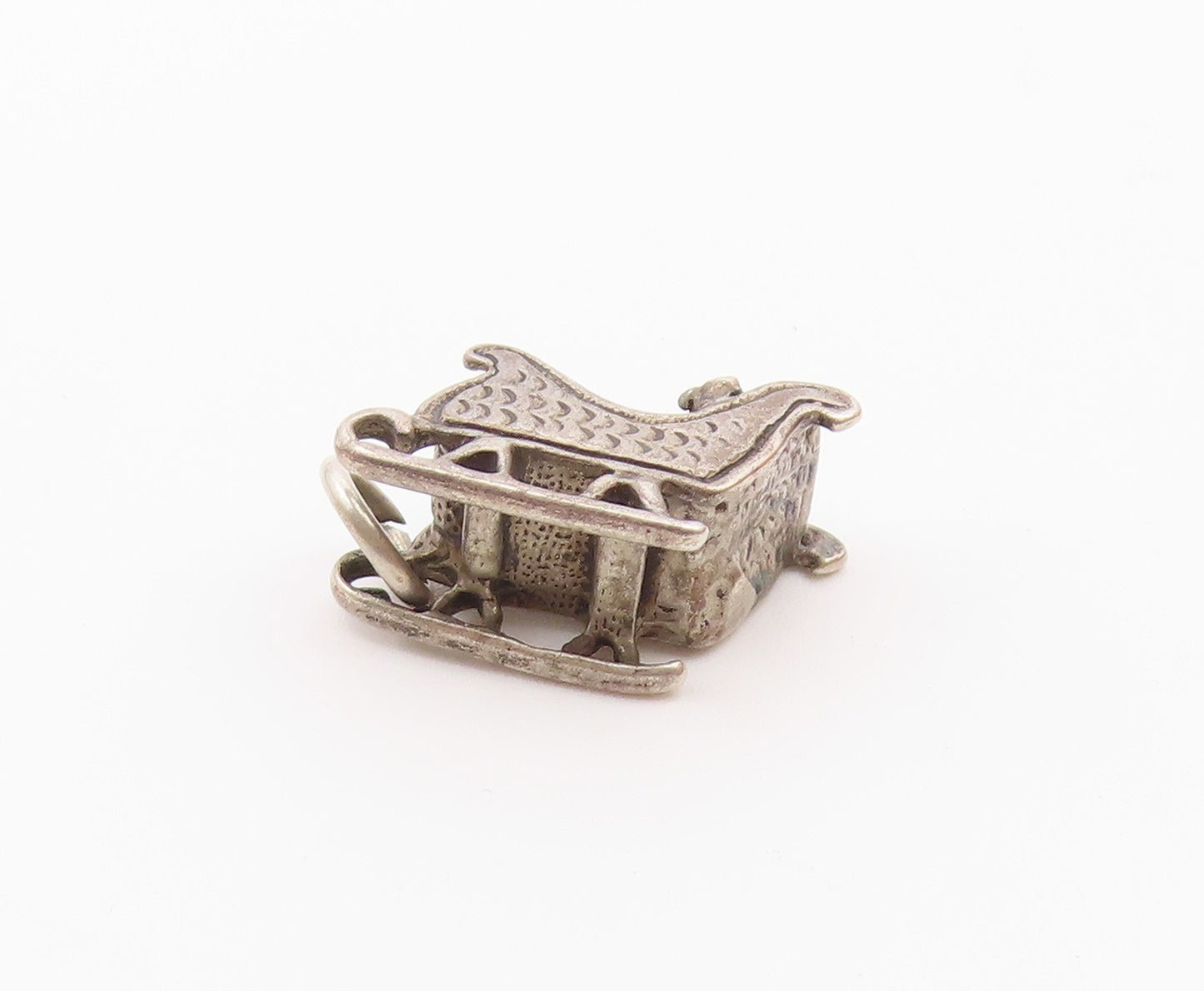 925 Sterling Silver  Vintage Petite Christmas Sleigh Motif Pendant  PT18538