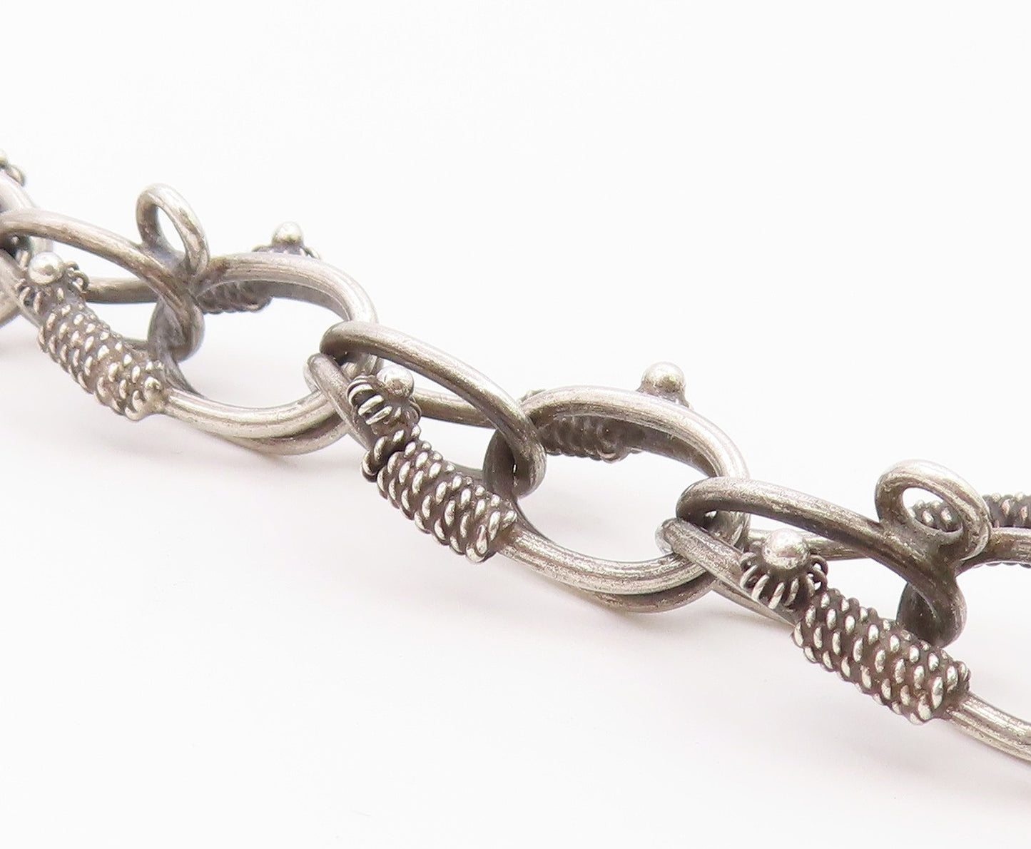925 Silver Vintage Interlocking Rope Wrapped Twisted Circle Bracelet BT9545
