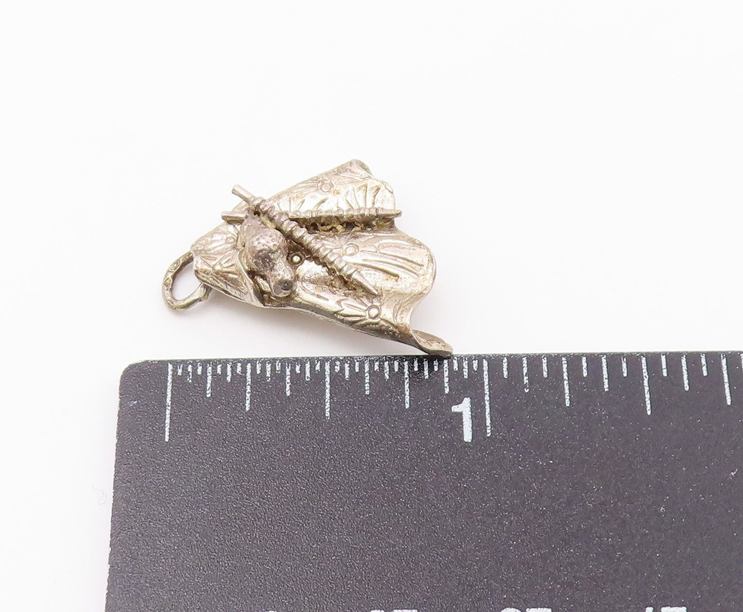 925 Sterling Silver  Vintage Shiny Matador Cape & Stick Pendant  PT15917