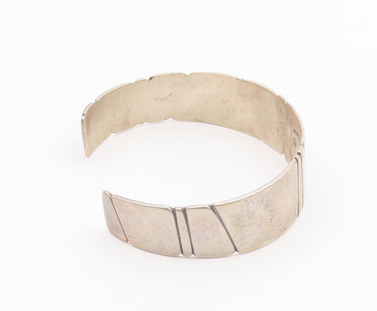 DESIGNER 925 Silver  Vintage Shiny Pattern Tapered Cuff Bracelet  BT9231