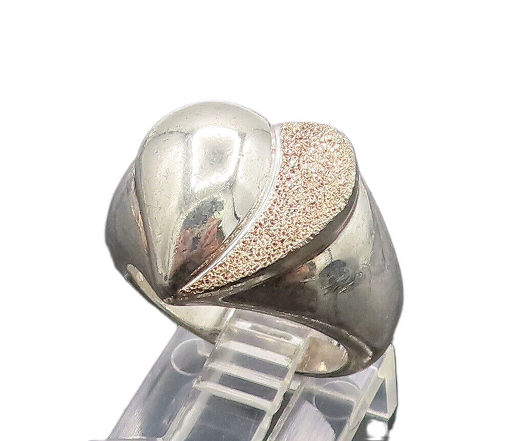 925 Silver  Vintage Half Textured & Half Polished Love Heart Ring Sz 6 RG26220