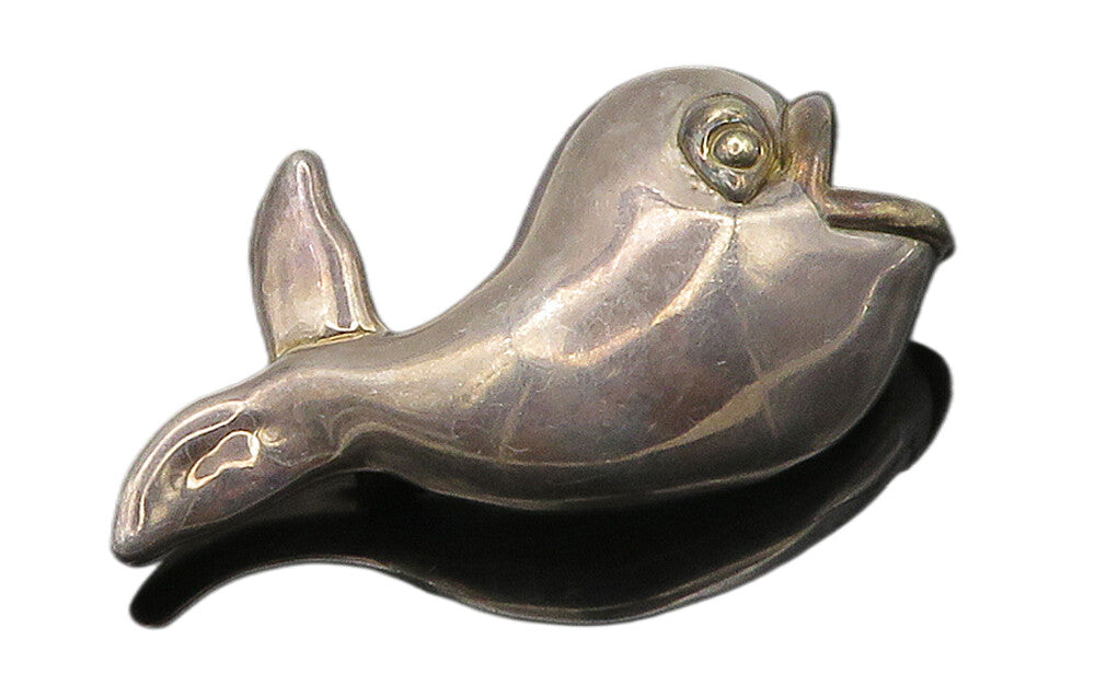 BAT AMI ISRAEL 925 Silver  Vintage Hollow Whale Motif Brooch Pin  BP6141