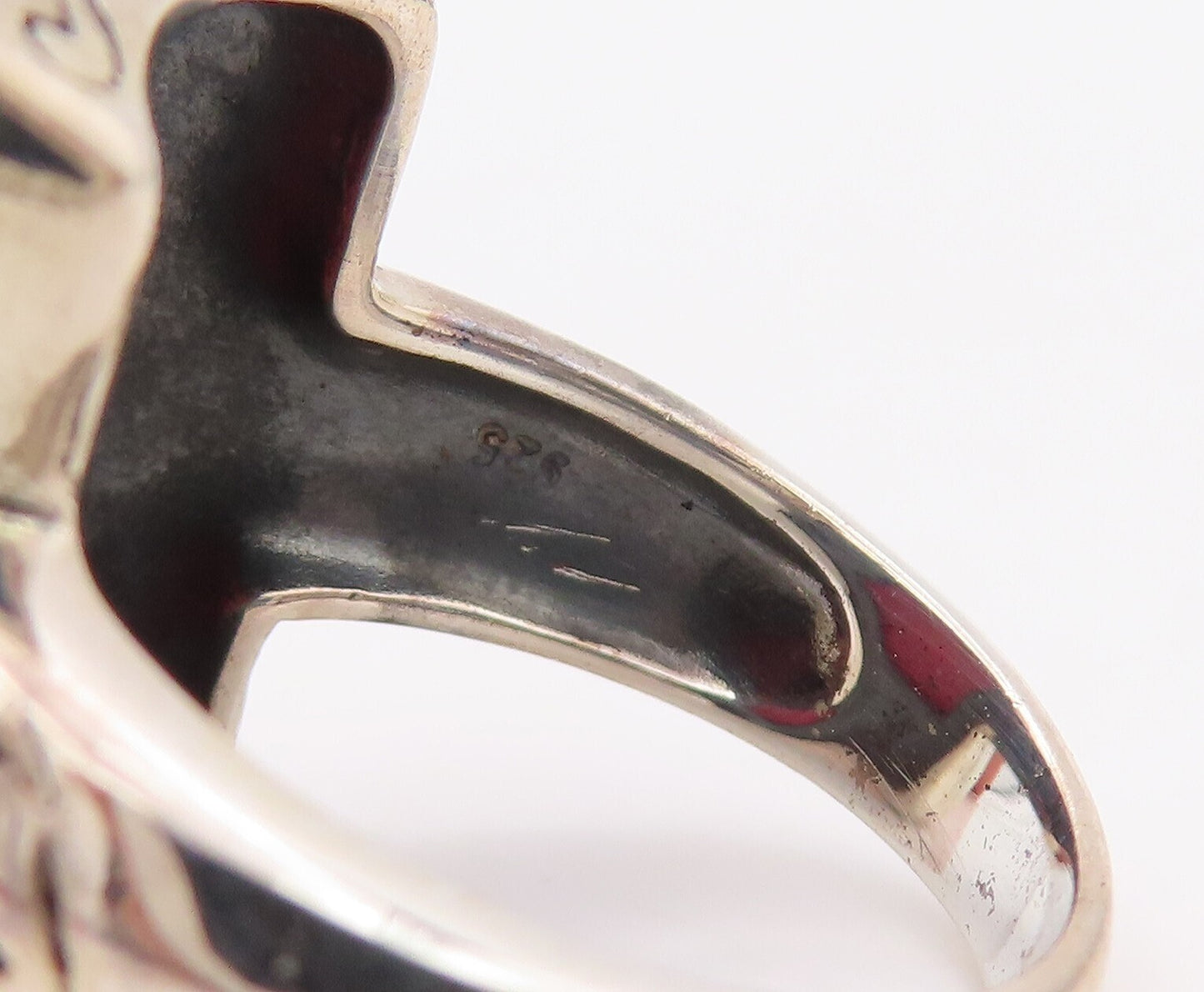 925 Sterling Silver Vintage Ring Red Gemstone Floral Fame Carved  Sz 8  RG30765