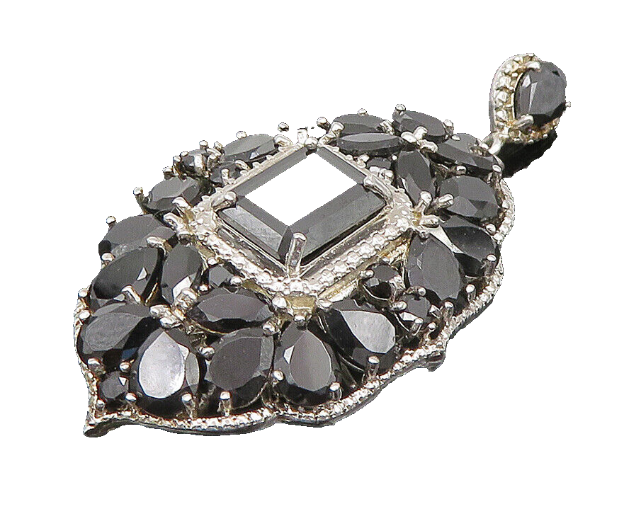 925 Sterling Silver  Vintage Prong Set Black Spinel Cluster Pendant  PT19626