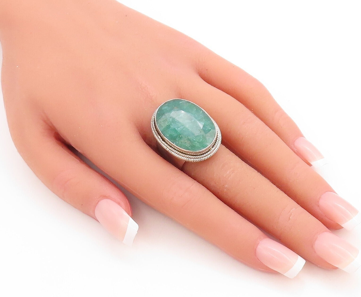 925 Sterling Silver Vintage Ring Antique Oval Cut Green Jade  Sz 7.5  RG30525