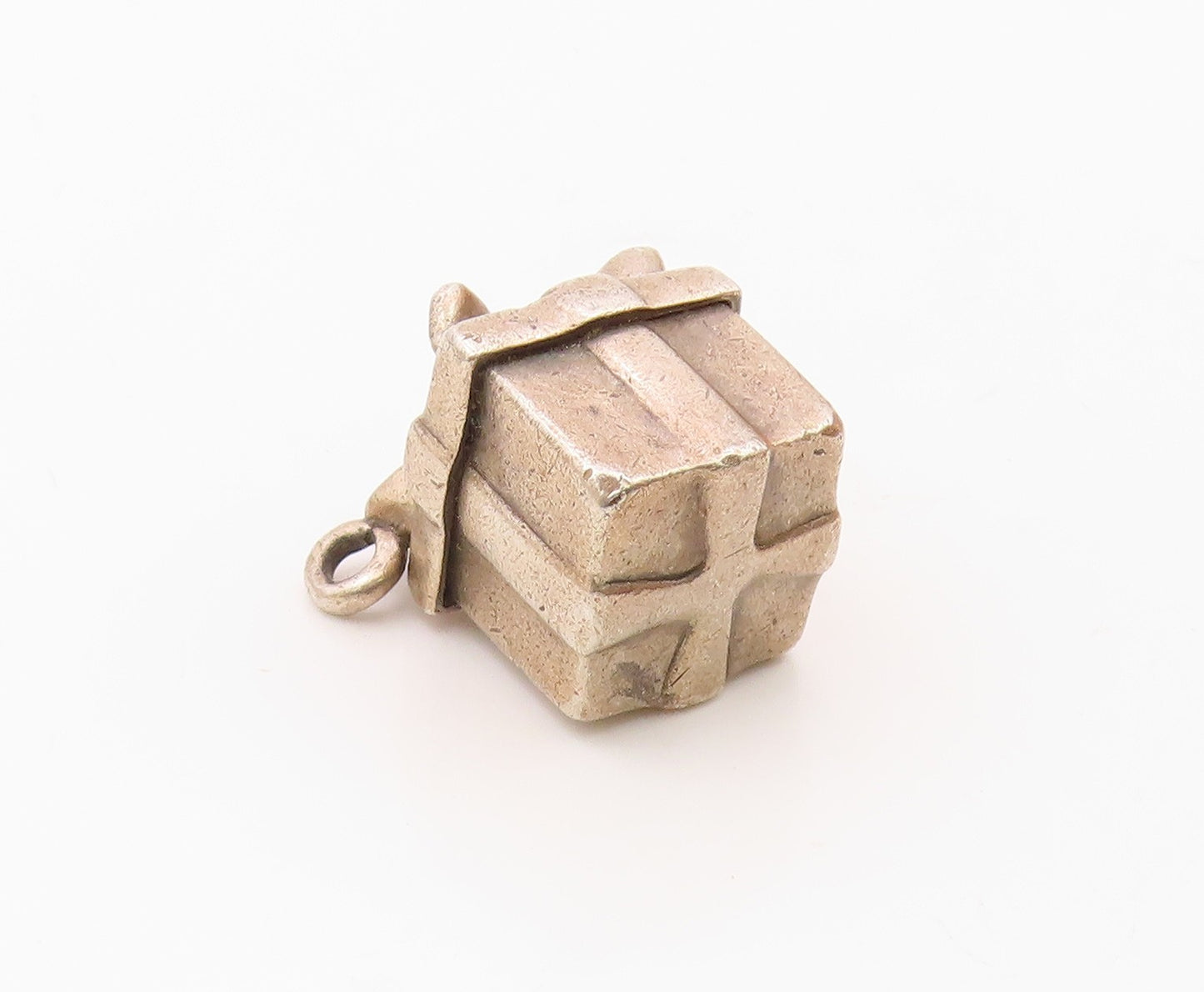 925 Sterling Silver  Vintage Sculpted Wrapped Gift Box Pendant  PT20206