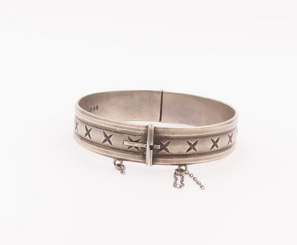 925 Sterling Silver Vintage Bracelet ENGLAND Antique Etched Hinge Bangle BT10395