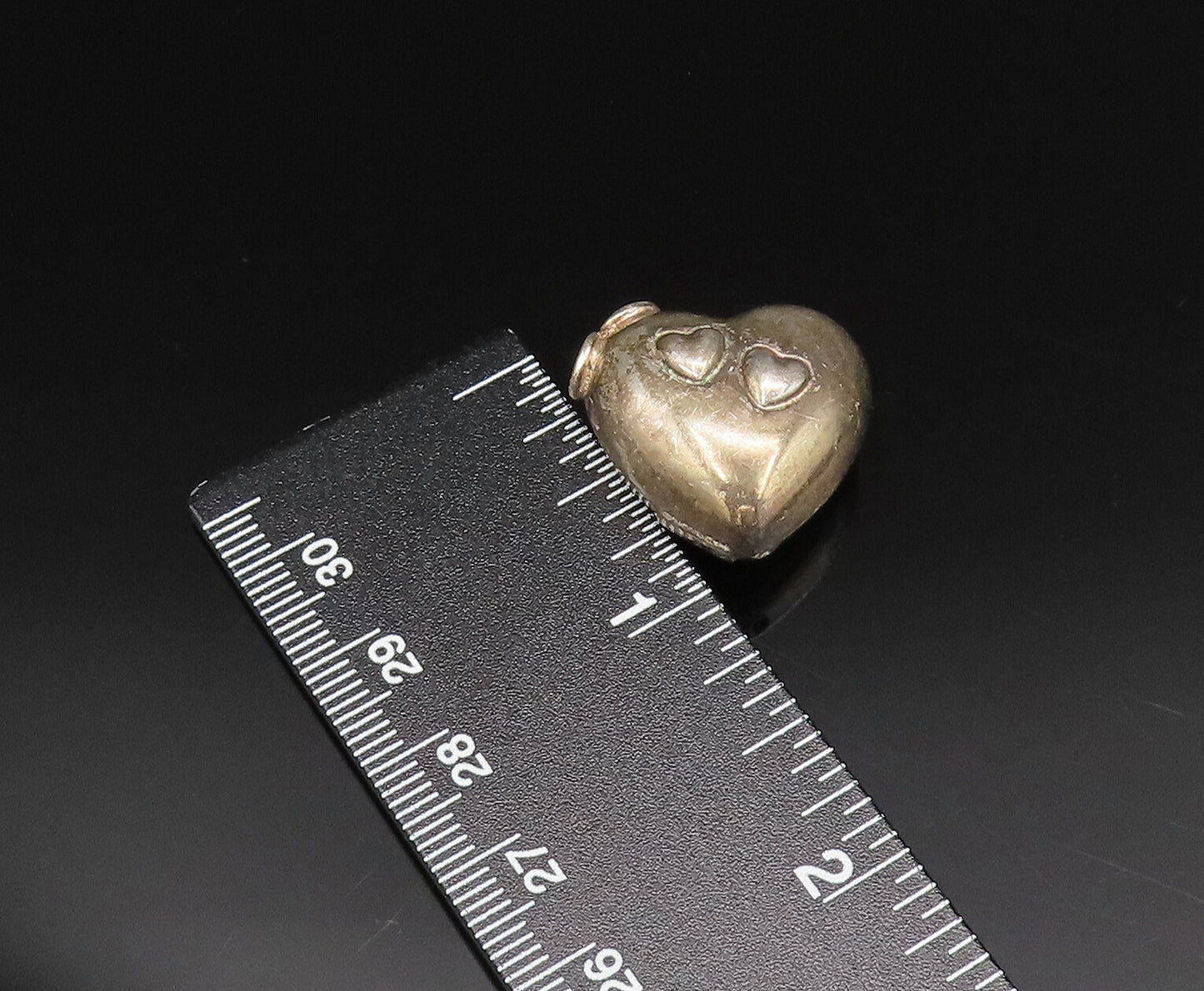 925 Sterling Silver  Vintage Carved Double Love Heart Side Pendant  PT21487
