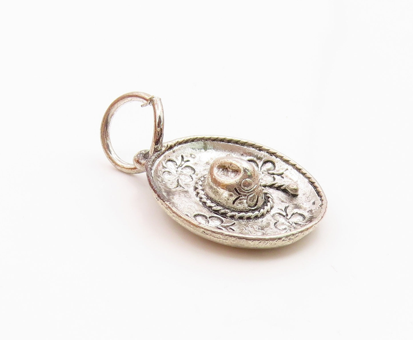 925 Sterling Silver  Vintage Shiny Floral Patterned Sombrero Pendant  PT16517