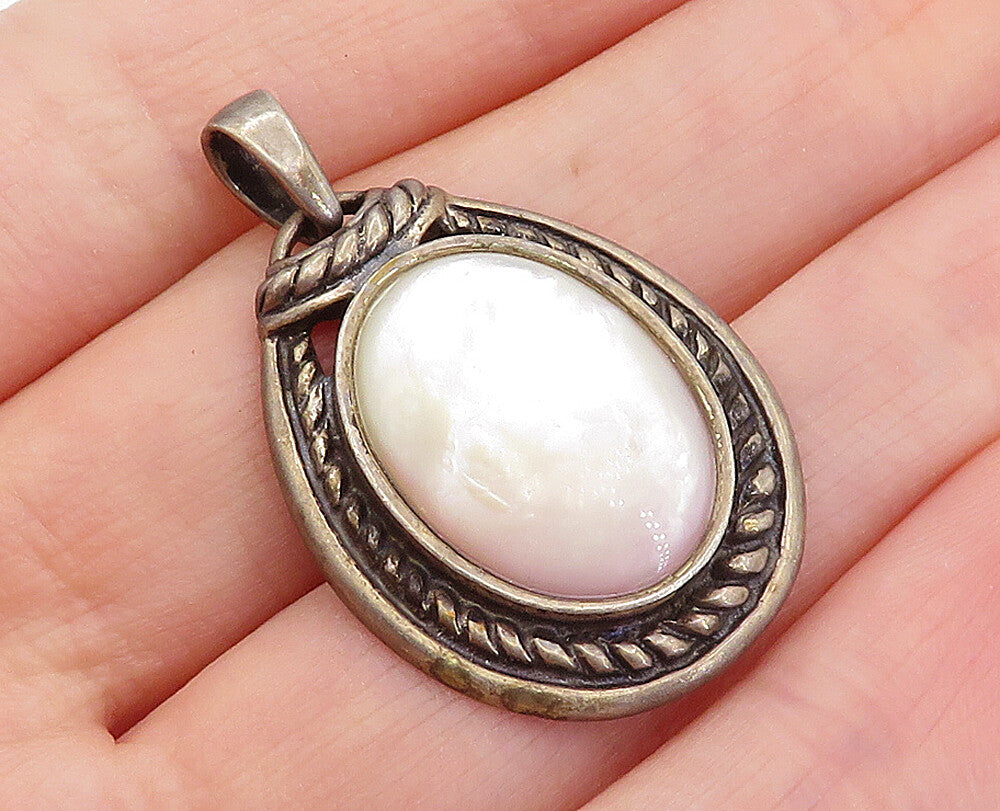 SOUTHWESTERN 925 Sterling Silver Vintage Mother Of Pearl Pendant PT3321