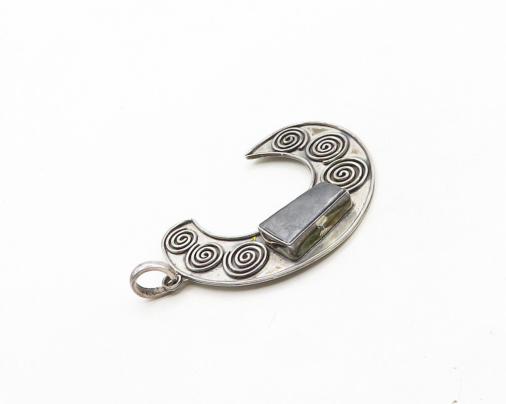 925 Sterling Silver   Vintage Black Onyx Spiral Pattern Drop Pendant  PT15571