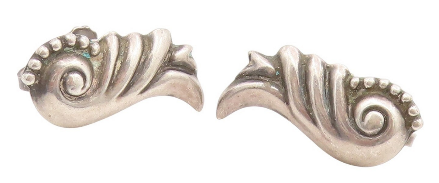 925 Sterling Silver Vintage Earrings Nautilus Conch Shell Screw Backs  EG13973