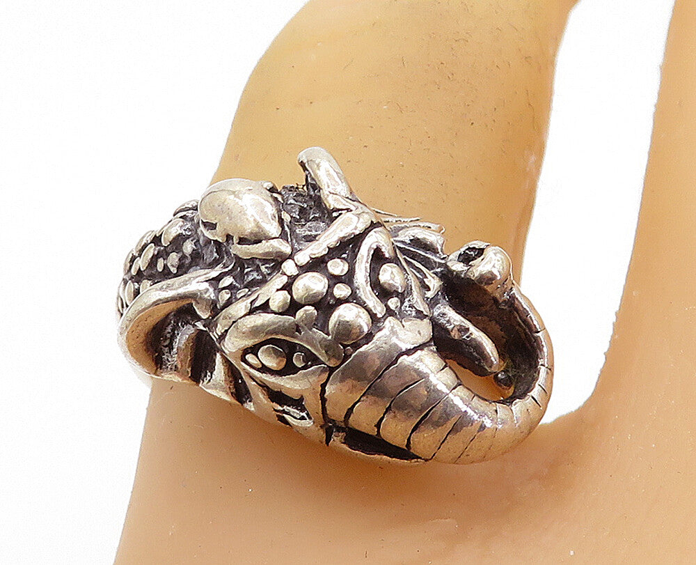 925 Sterling Silver  Vintage Sculpted Elephant's Head Band Ring Sz 8  RG7944