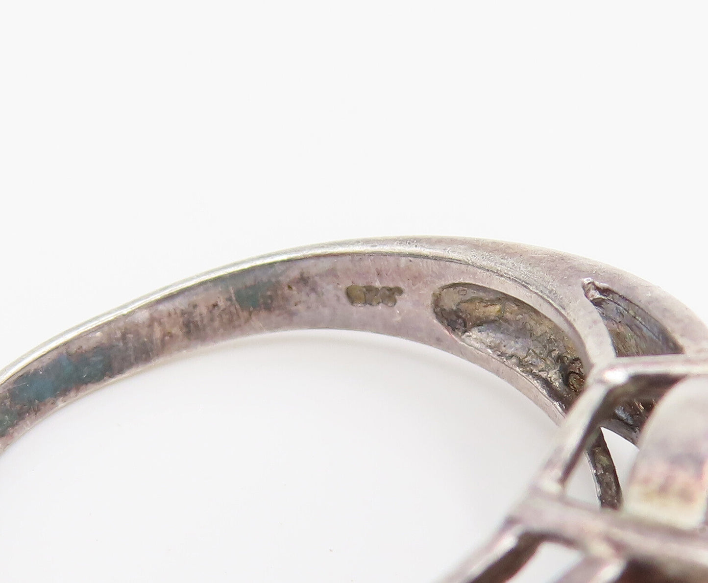 925 Silver  Vintage Oval Cubic Zirconia Wings Motif Ring Sz 7.75  RG26249