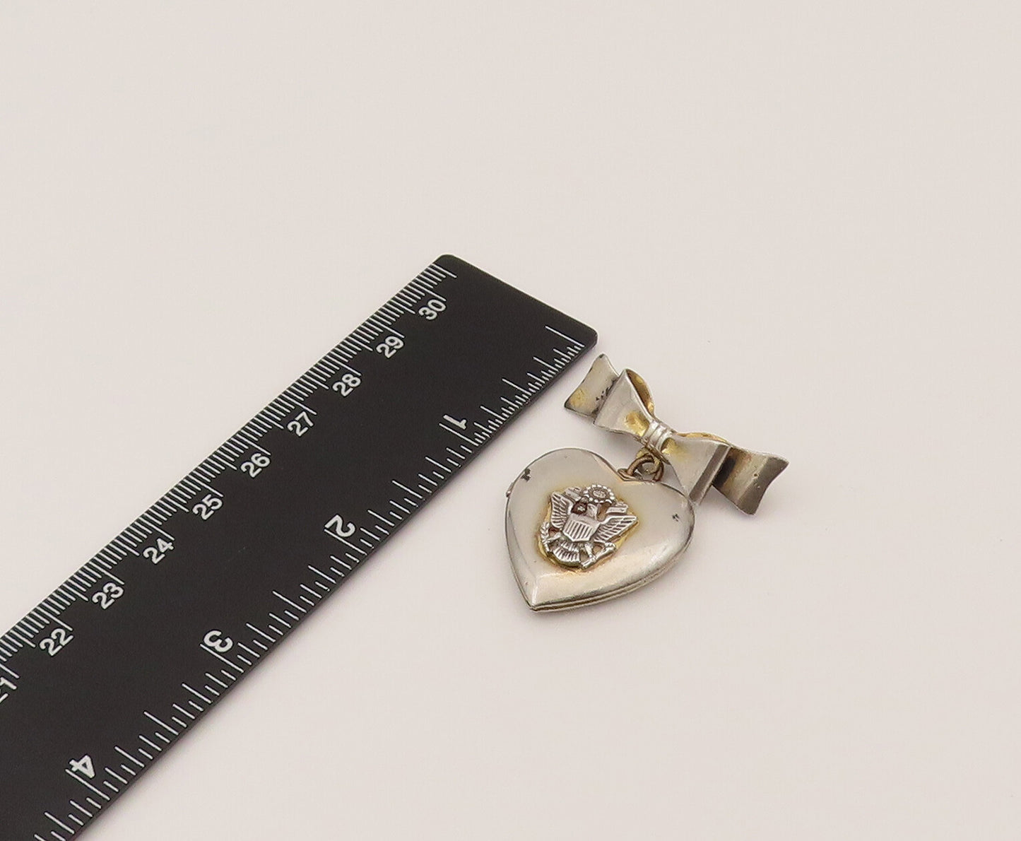 925 Silver  Vintage US Army Ribbon Love Heart Brooch Pin (OPENS)  BP10203