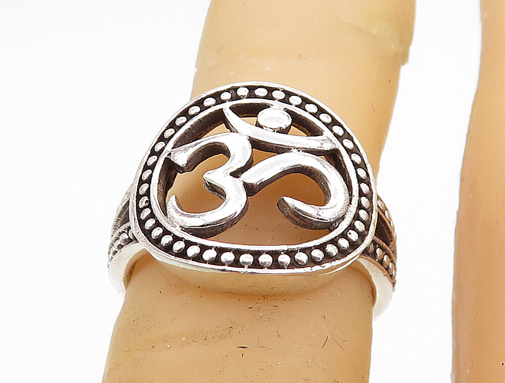 925 Sterling Silver  Vintage Om Spiritual Symbol Band Ring Sz 4.5  RG8101