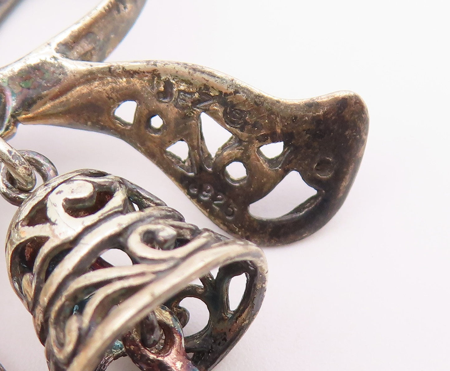 925 Sterling Silver  Vintage Bow Tied Ribbon Bell Brooch Pin (Jingles)  BP9211