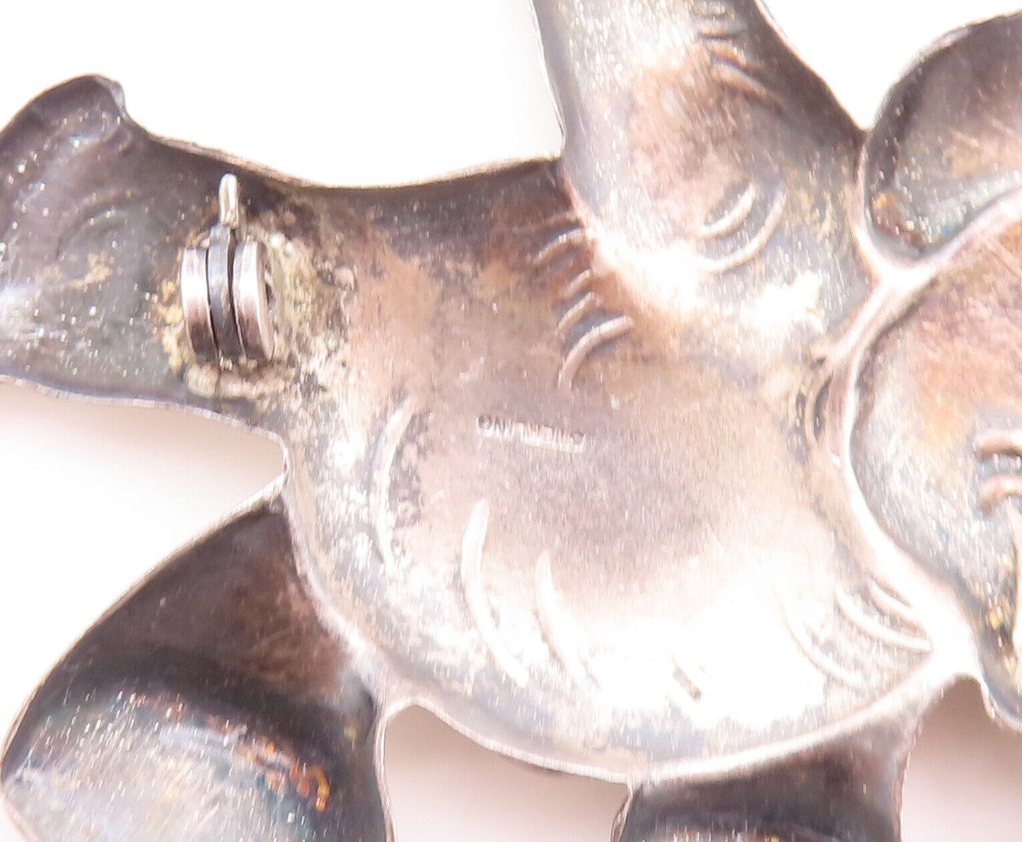 925 Sterling Silver Vintage Brooch Pin Carved Happy Walking Elephant  BP10837