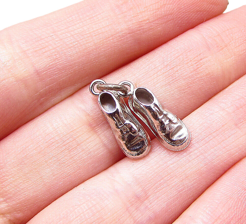 925 Sterling Silver  Vintage Pair Of Shoes Charm Pendant  PT1748
