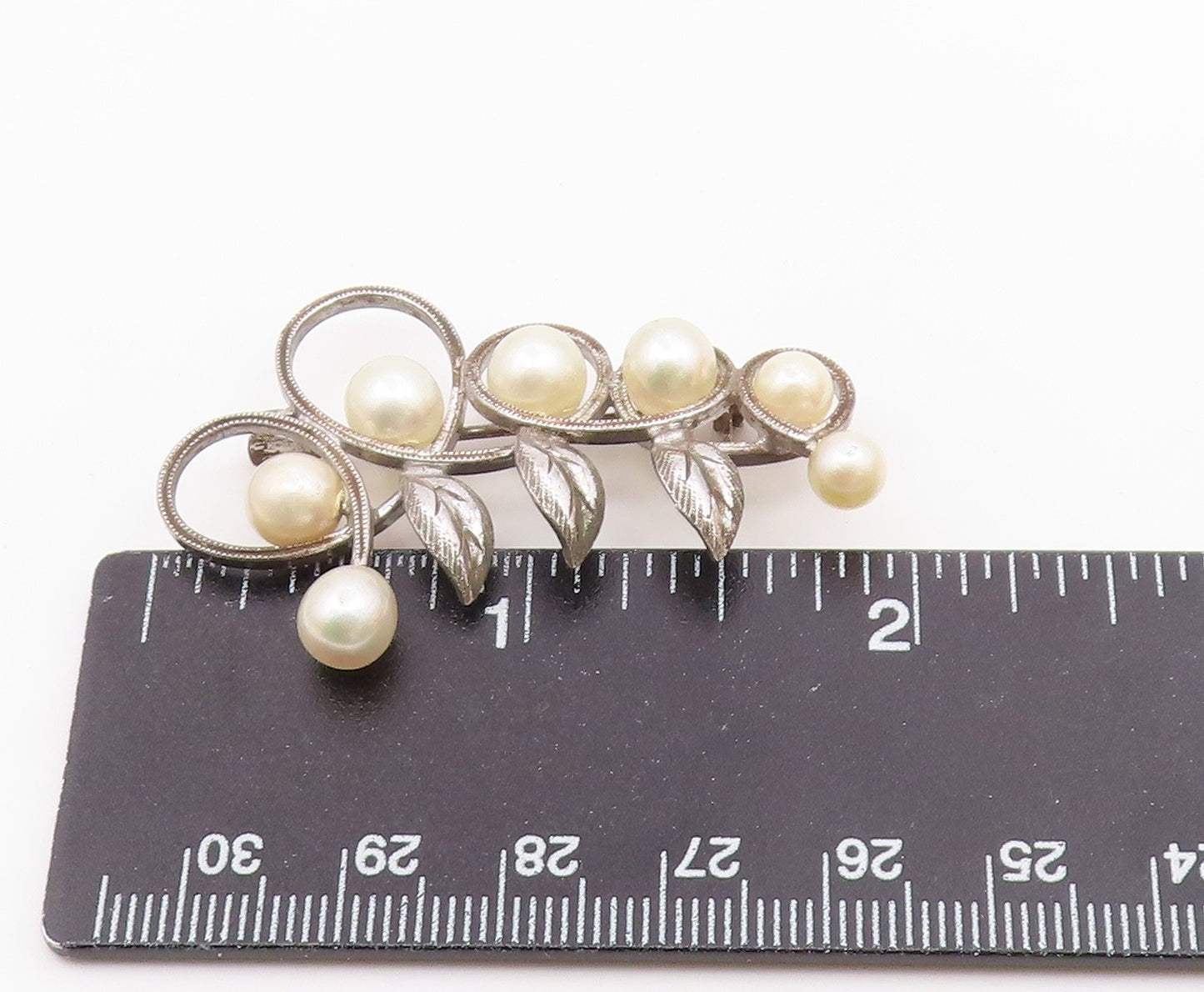 925 Sterling Silver  Vintage Shiny Pearls Floral Leaf Vine Brooch Pin  BP7835