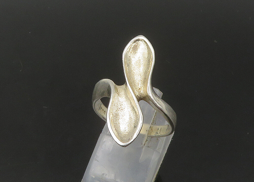 925 Sterling Silver  Vintage Shiny Bypass Style Band Ring Sz 8  RG22496