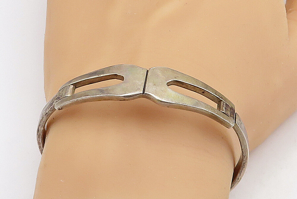 MEXICO 925 Sterling Silver  Vintage Dark Tone Hook Bangle Bracelet  BT2984