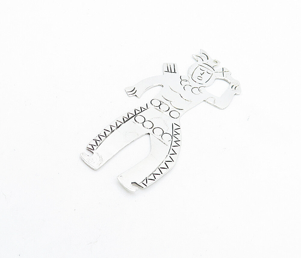 925 Sterling Silver  Vintage Etched Detail Male Figure Drop Pendant  PT5235