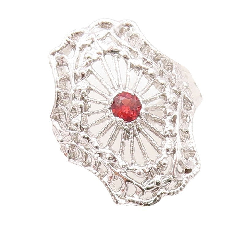 925 Sterling Silver Vintage Ring Floral Design Cutout Garnet Inlay Sz 7  RG30466