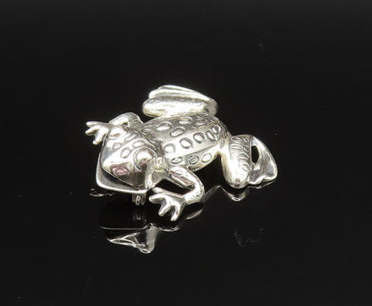 925 Sterling Silver  Vintage Carved Spotted Frog Animal Brooch Pin  BP9687