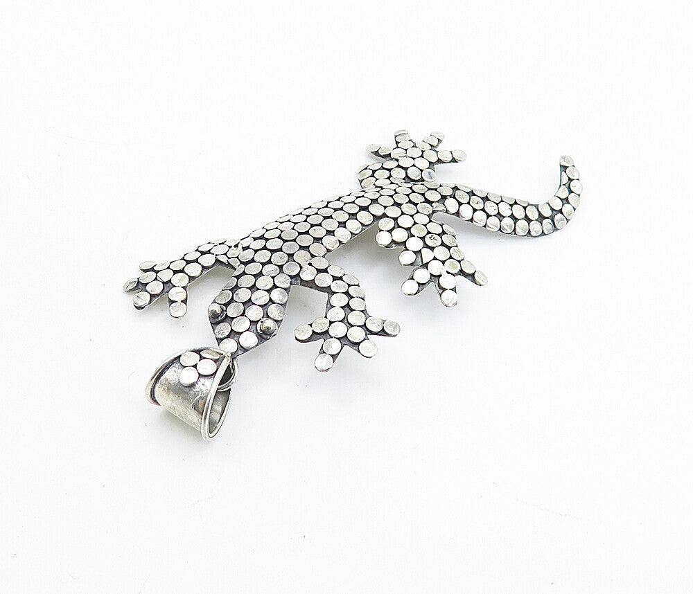 925 Sterling Silver  Vintage Shiny Circle Patterned Lizard Pendant  PT5748