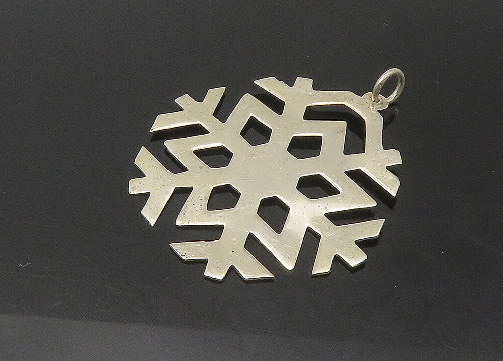 925 Sterling Silver  Vintage Shiny Winter Snowflake Motif Pendant  PT18185