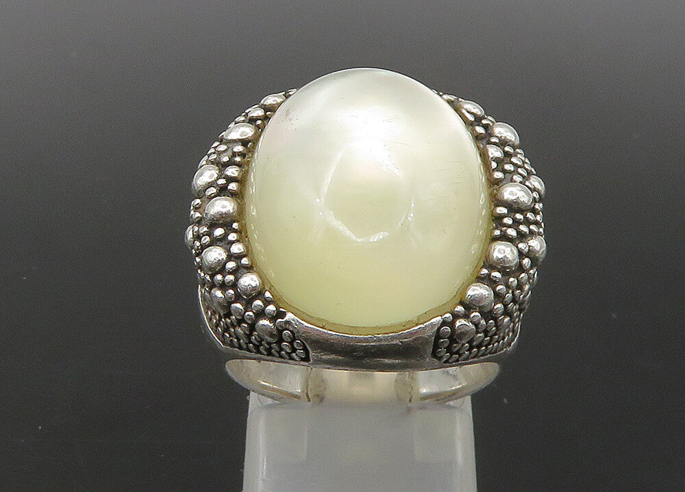 MICHAEL DAWKINS 925 Silver  Vintage Mother Of Pearl Cocktail Ring Sz 6 RG23323