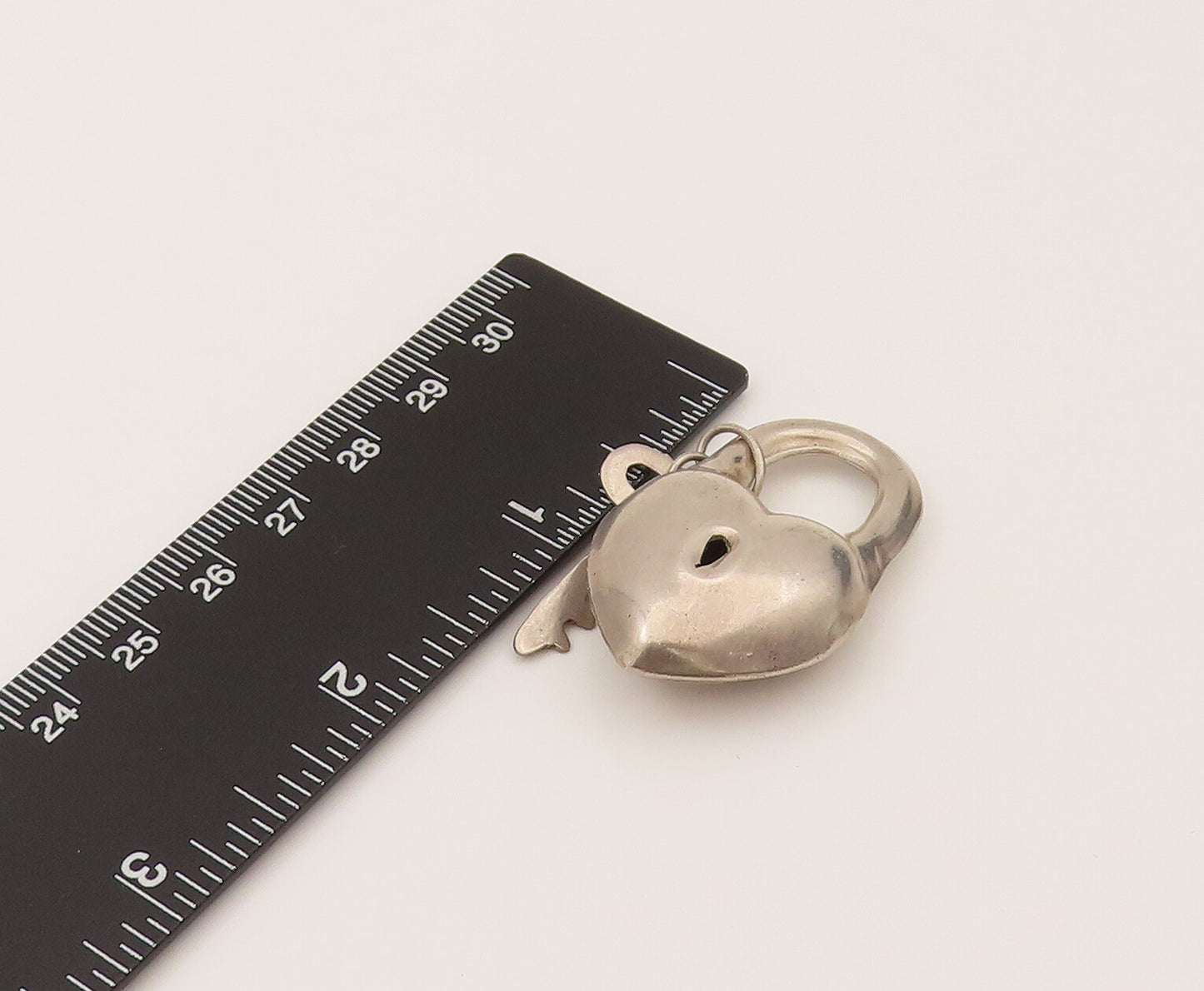 925 Sterling Silver  Vintage Puffed Heart Shaped Lock & Key Pendant  PT21982