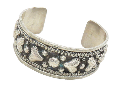 EGYPT 925 Sterling Silver  Vintage Raised Love Hearts Cuff Bracelet  BT6290