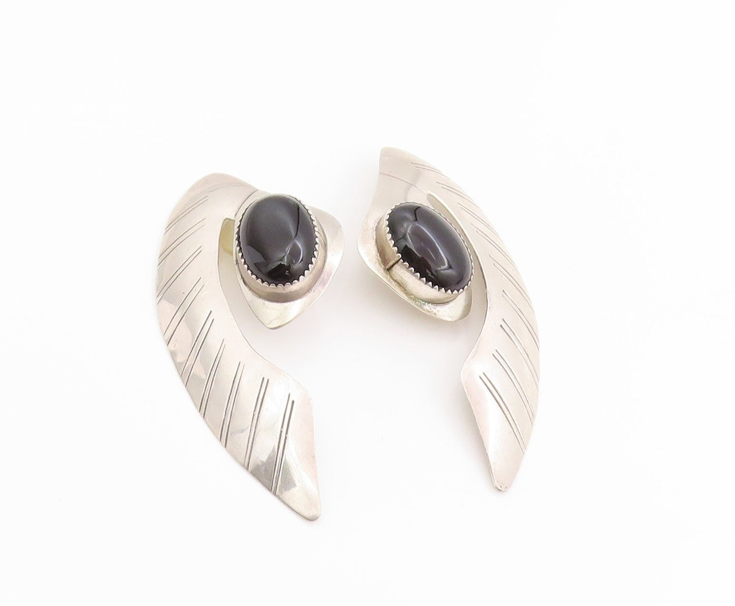 925 Sterling Silver Vintage Earrings NAVAJO Oval Cabochon Onyx Feathered EG13679