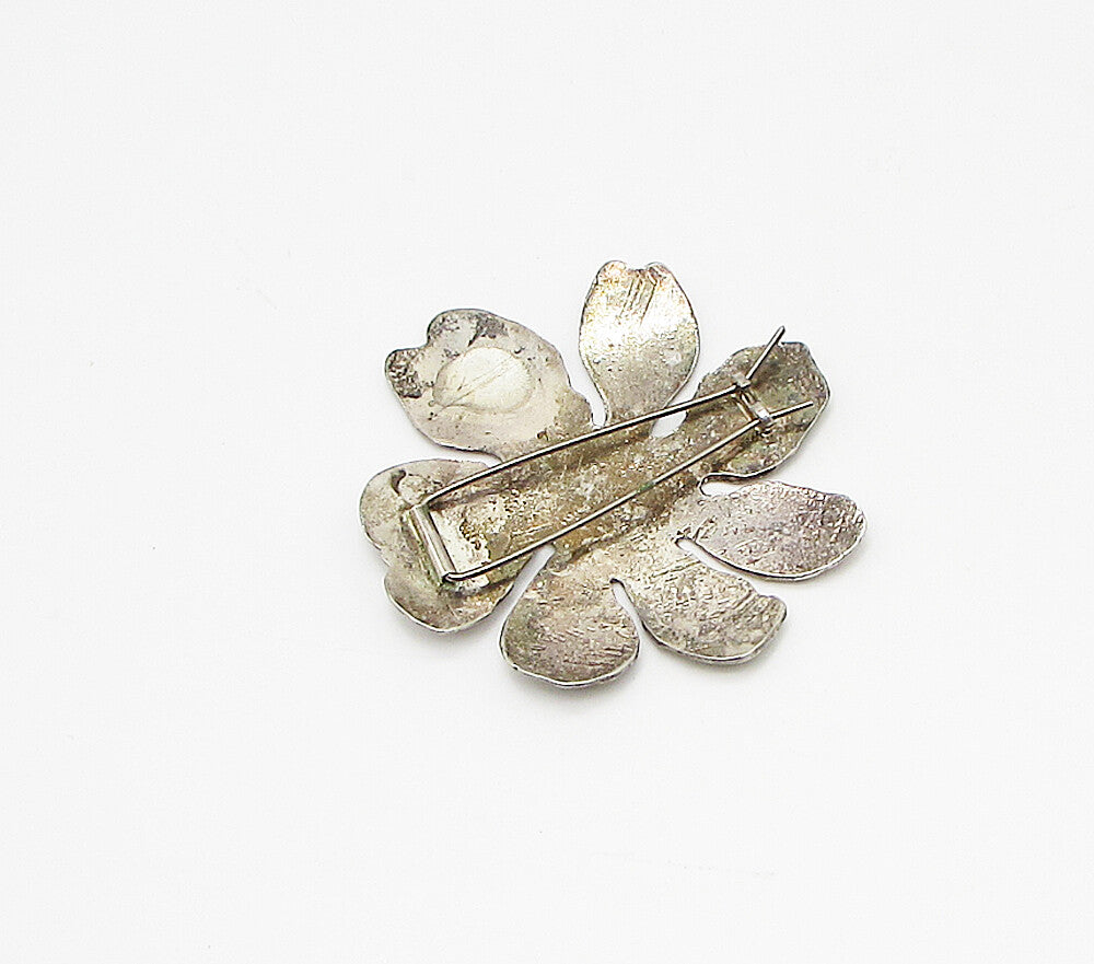 925 Sterling Silver  Vintage Hammered Carved Floral Clip  TR1017