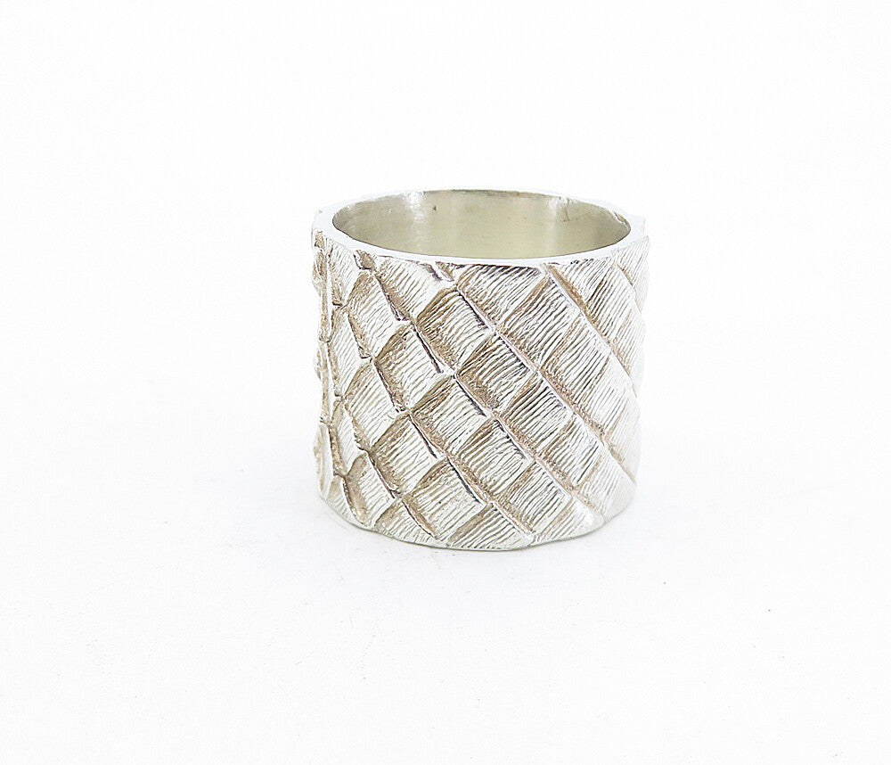 925 Sterling Silver  Vintage Shiny Fish Scale Design Band Ring Sz 7  RG5239