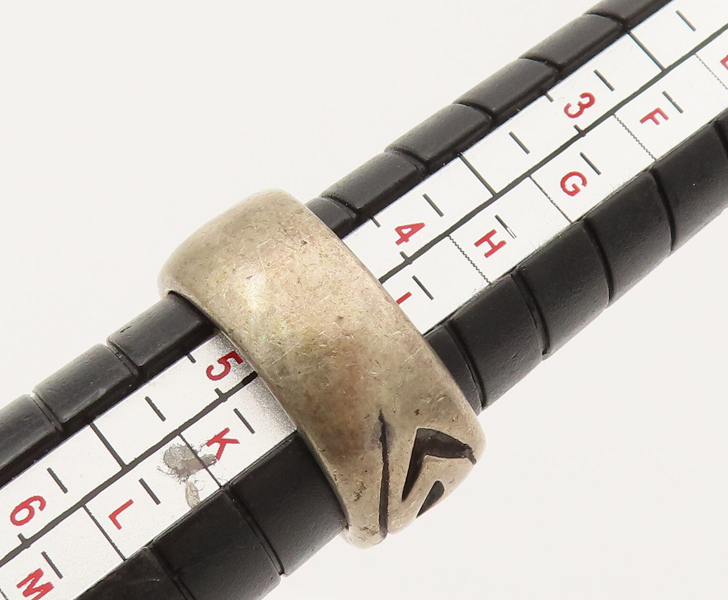 925 Sterling Silver Vintage Carved Arrow Abstract Band Ring Sz 4.5  RG26462