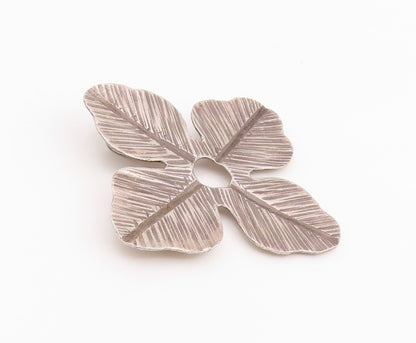 925 Sterling Silver Vintage Pendant Classic Etched Spring Blossom Petal  PT26014
